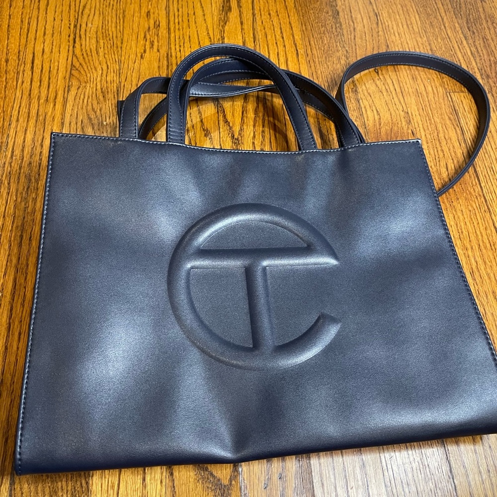 Medium Telfar shopping bag